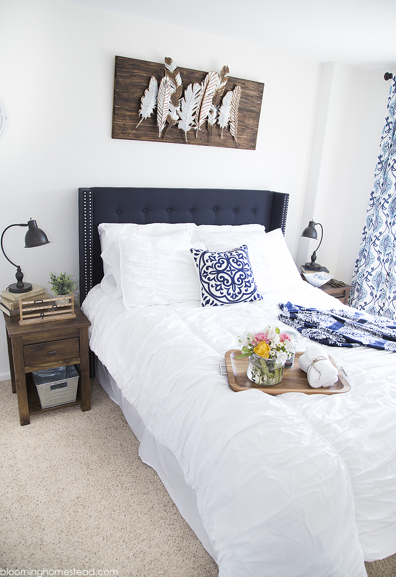 Dreamy Guest Bedroom Decorating Ideas for the Holidays