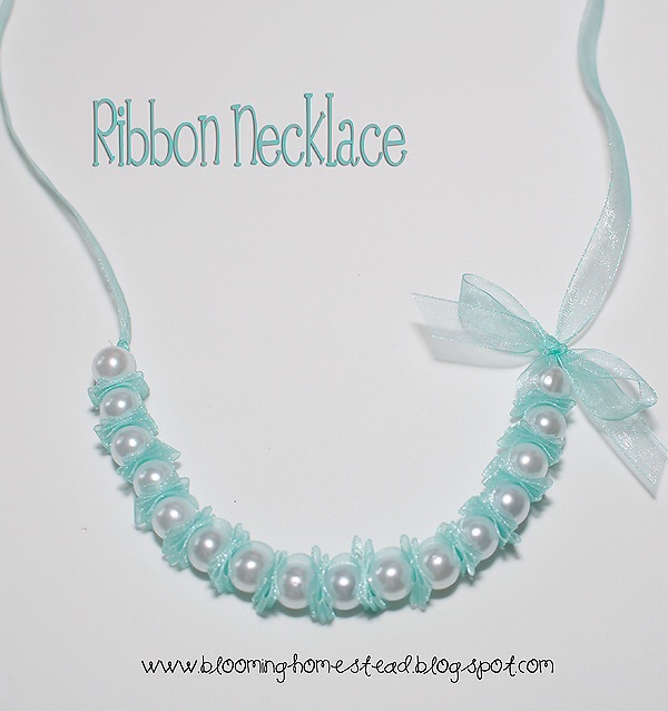 Ribbon Pearl Necklace