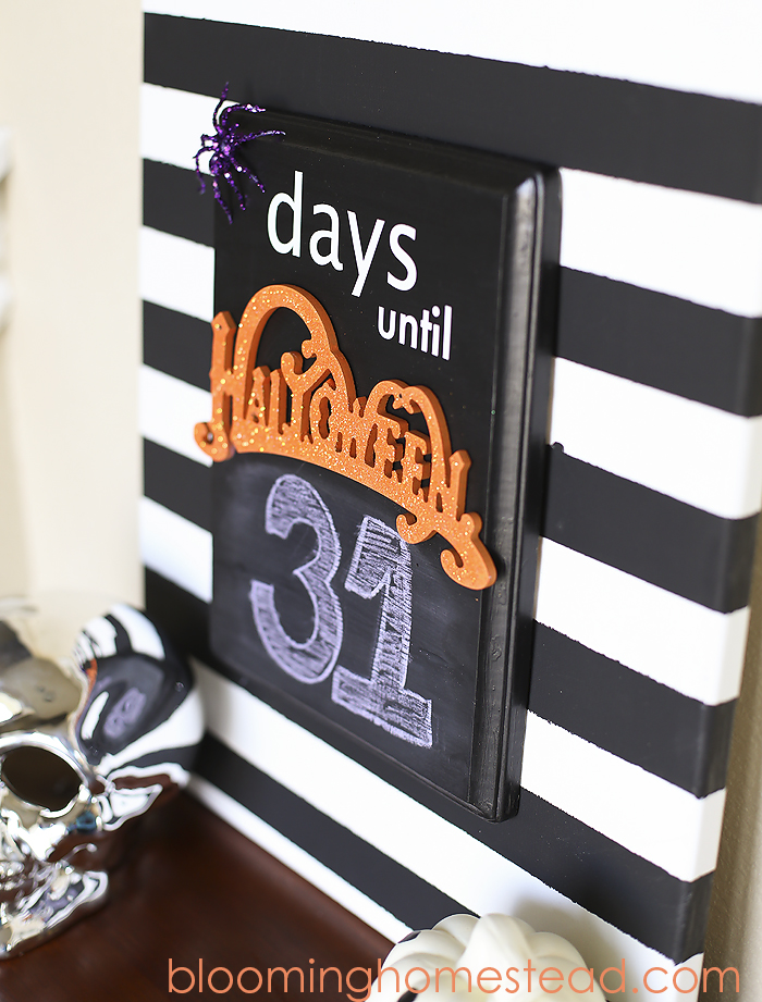 Halloween Countdown by Blooming Homestead #halloween #halloweendecor #halloweencrafts