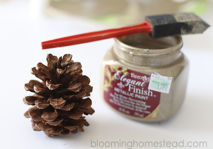 Simple and easy tutorial for gorgeous metallic painted pinecones. | diy |pinecones | christmas | home decor |fall