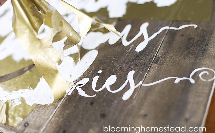 Check out this tutorial showing how to make this gorgeous patriotic calligraphy pallet sign. 