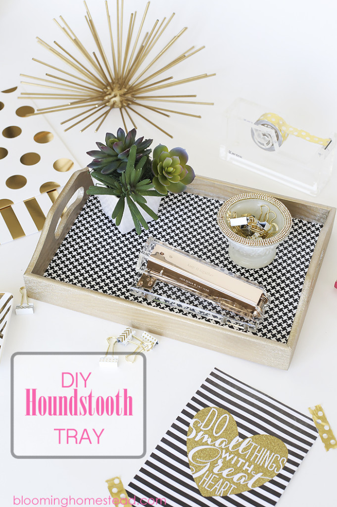 You'll love this easy DIY Houndstooth tray, so simple and easy to make! + Dozens of other vinyl projects!