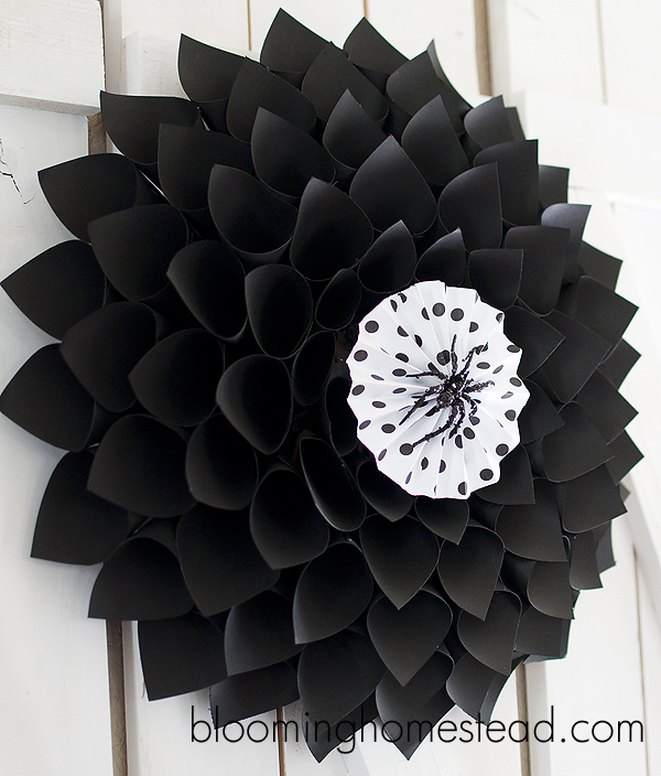 DIY Halloween Wreath by Blooming Homestead