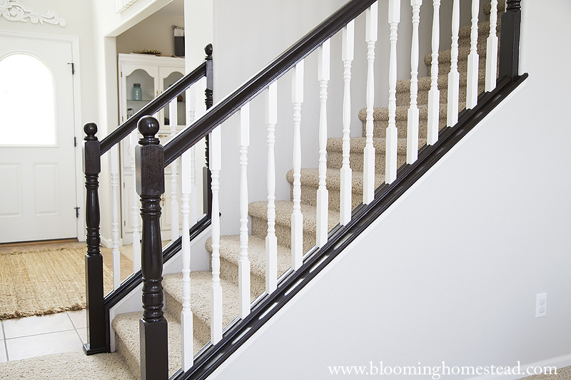 You won't believe this gorgeous stair railing makeover! And you can do it too!