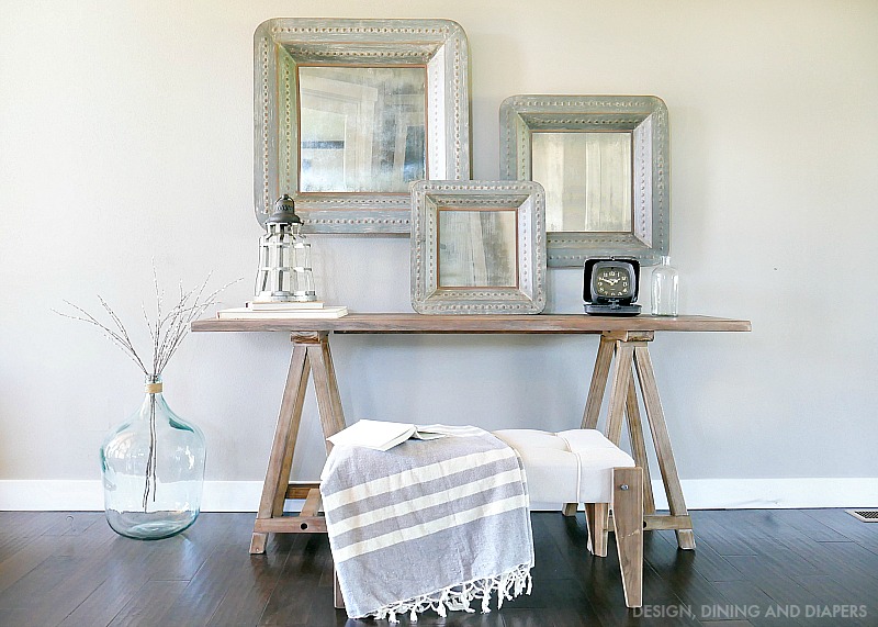 Farmhouse-Chic-Entry-Way-Table