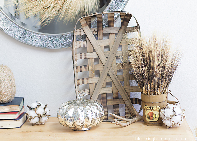 Beautiful fall home decor featuring neutral fall decor