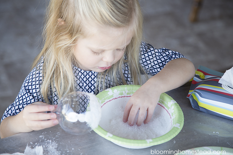 Adorable DIY Snowman Ornament kids craft-perfect gift idea for grandparents!