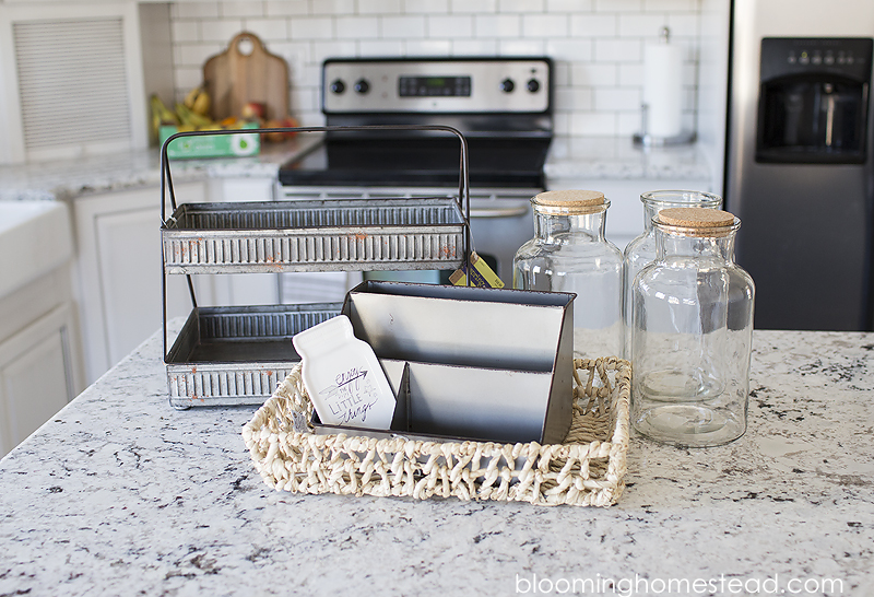 10 Pretty Ways to Keep Your Countertop Organized