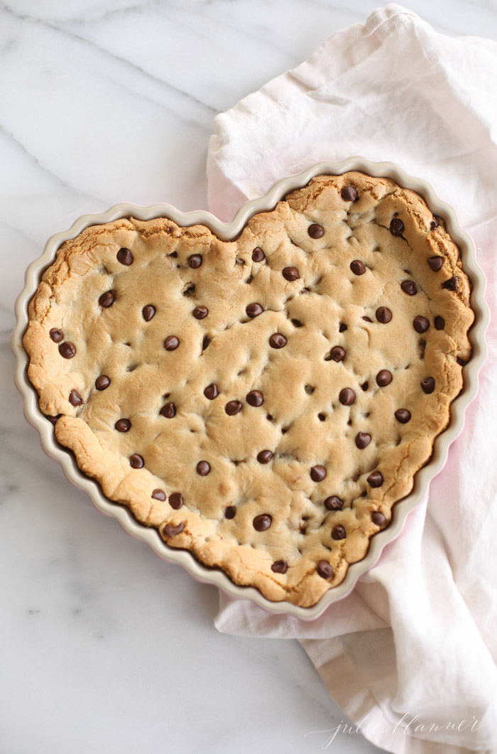 chocolate-chip-cookie-cake-recipe