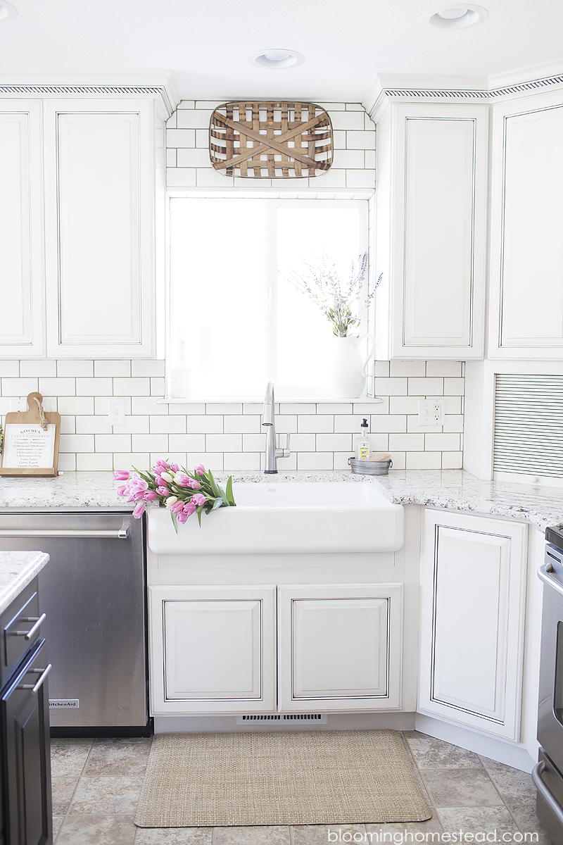 Beautiful Kitchen Makeover Farmhouse Style