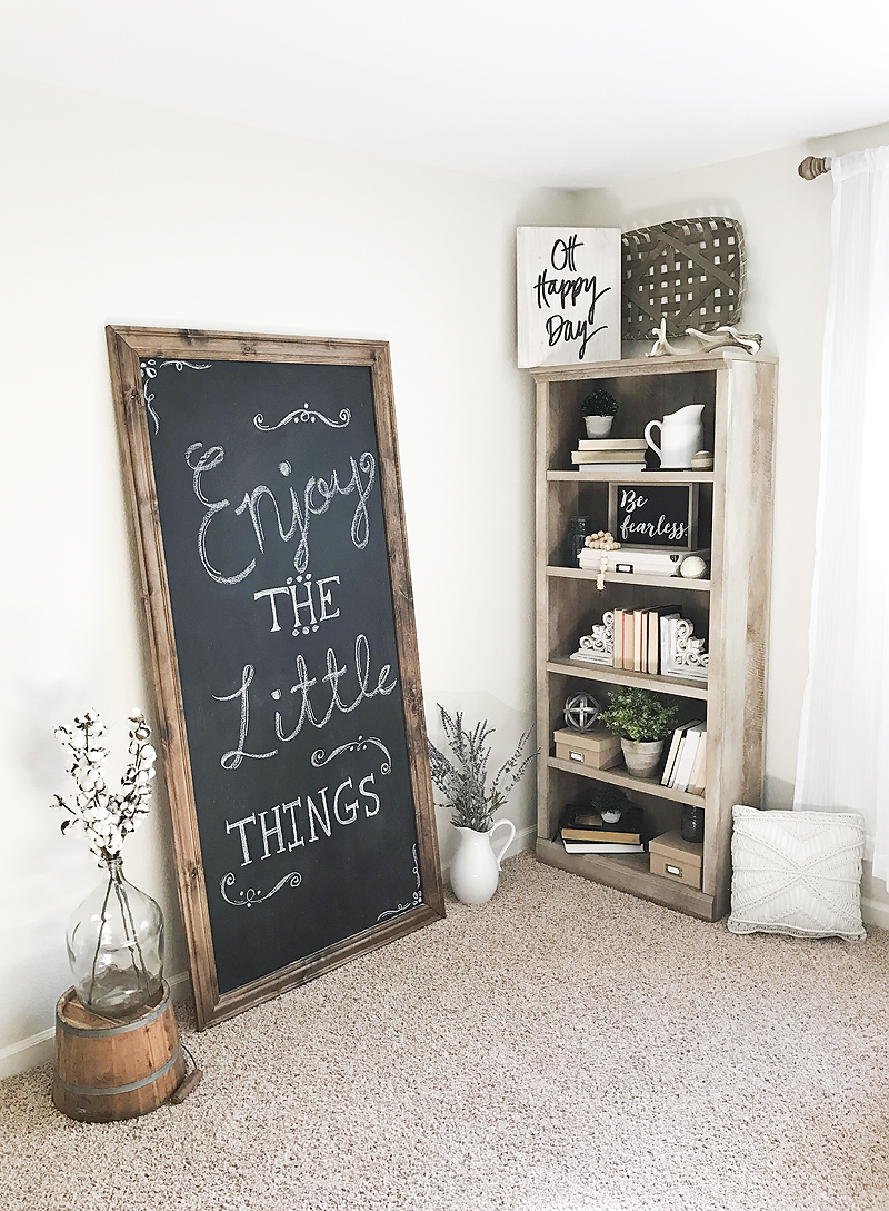 DIY Chalkboard Sign