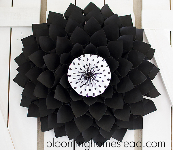 Halloween Wreath-Fun and Simple Halloween Ideas